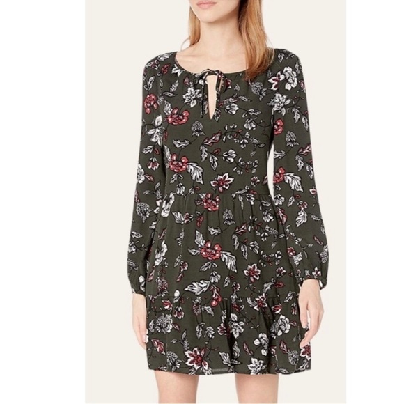 NWT Cupcakes and Cashmere Cayleen Peasant Dress - Picture 1 of 16